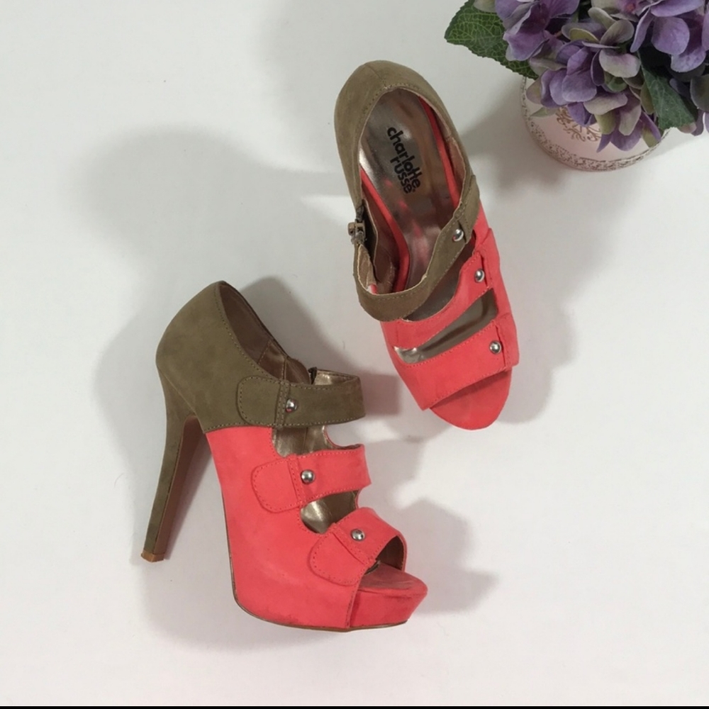 🎊HP🎊Charlotte Russe coral/tan heels